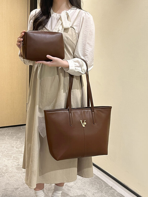 Soft Leather Commuter Tote Bag for Daily Use