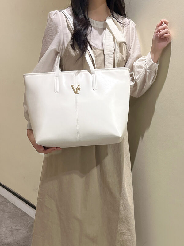 Soft Leather Commuter Tote Bag for Daily Use